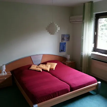 Grosszuegige Mit Garten Und Terrasse- Nur Zwei Kilometer Vom By Interhome Lejlighed *